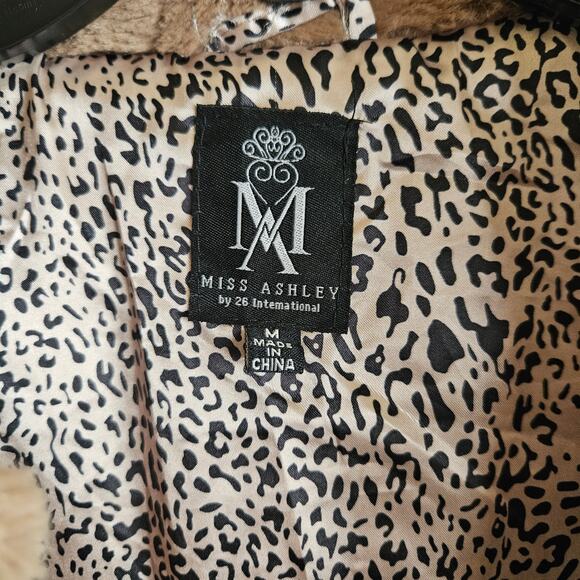Miss Ashley by 26 International faux fur vest - size medium - Picture 4 of 7